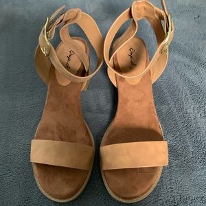 Qupid sandals size 7